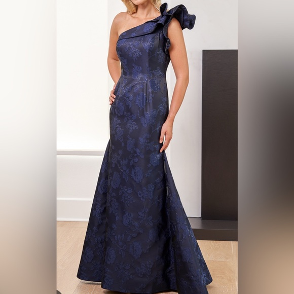 Mother of bride/groom dress - Picture 4 of 4